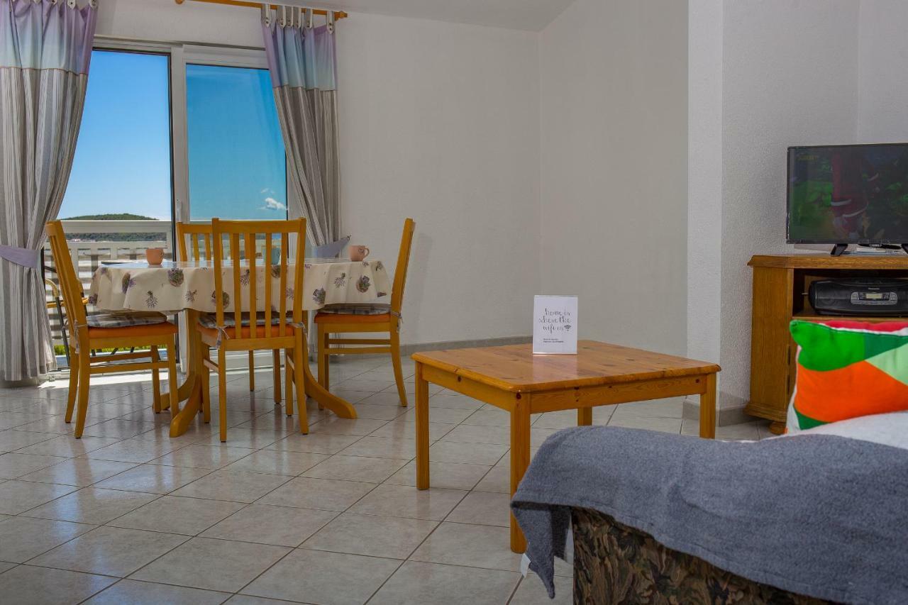 Apartments Rose Trogir Exterior photo